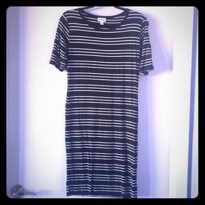 LuLaRoe M Julia black and white stripe NWOT 🦄